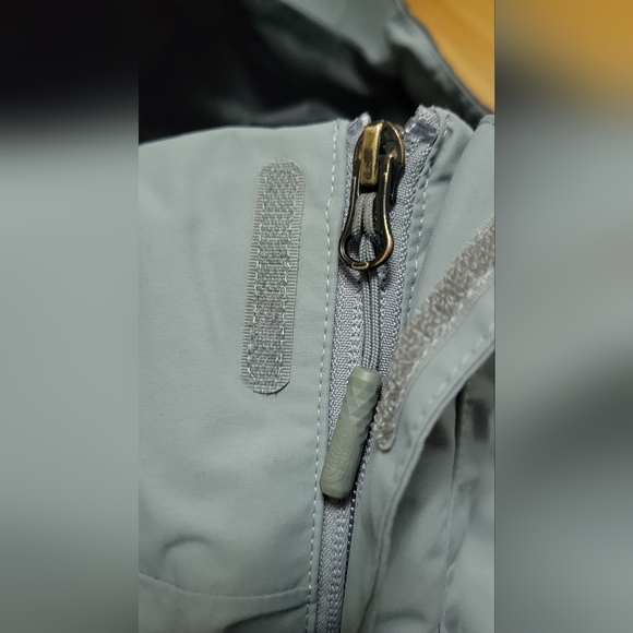 The North Face Men's Gray and Black Insulated Jacket - Picture 5 of 10